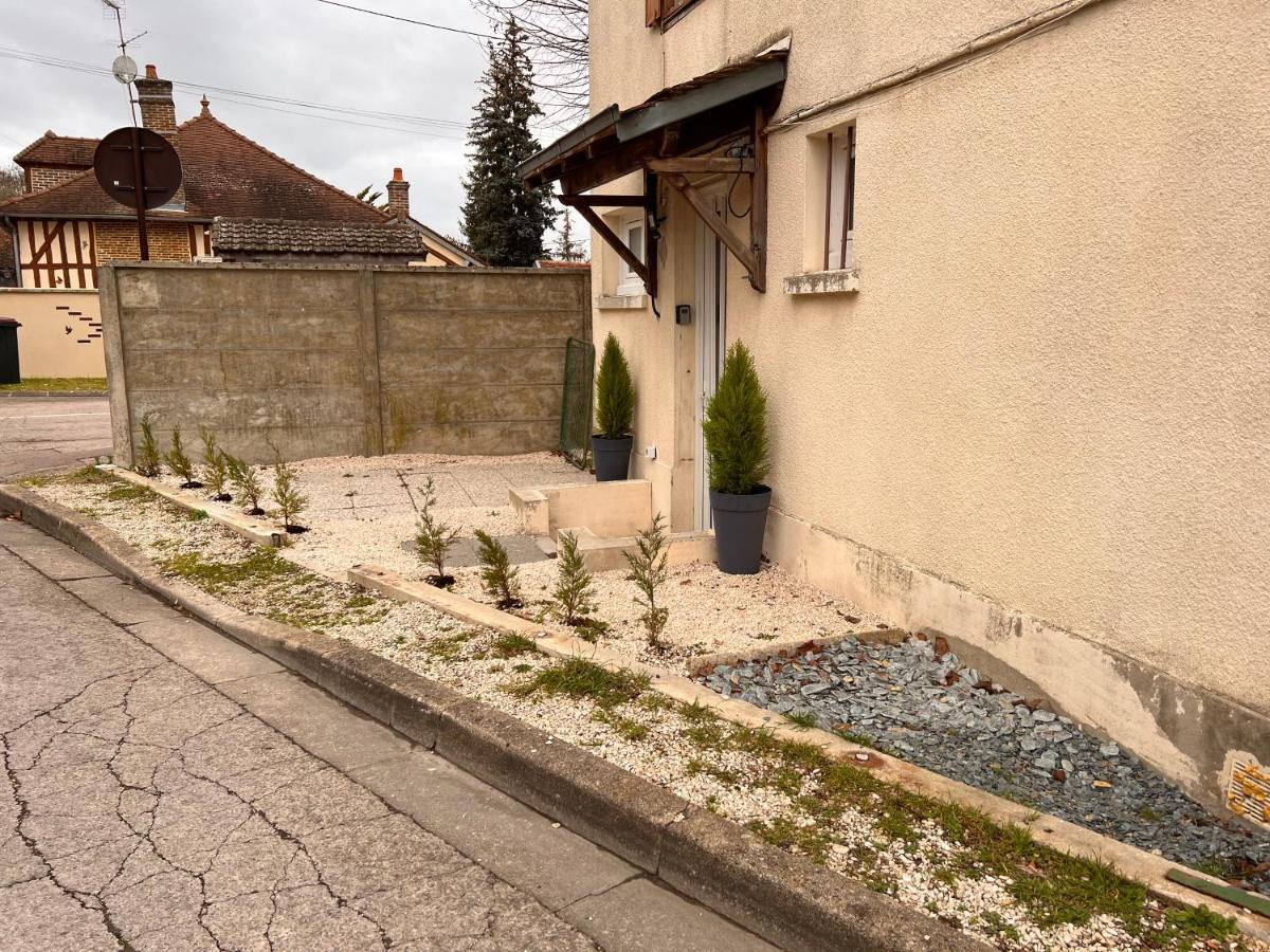 شقة T2 Cosy / Quartier Calme / Magasins D'Usine A Proximite Saint-Julien-les-Villas المظهر الخارجي الصورة